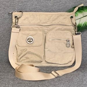 Baggallini waterproof handbag